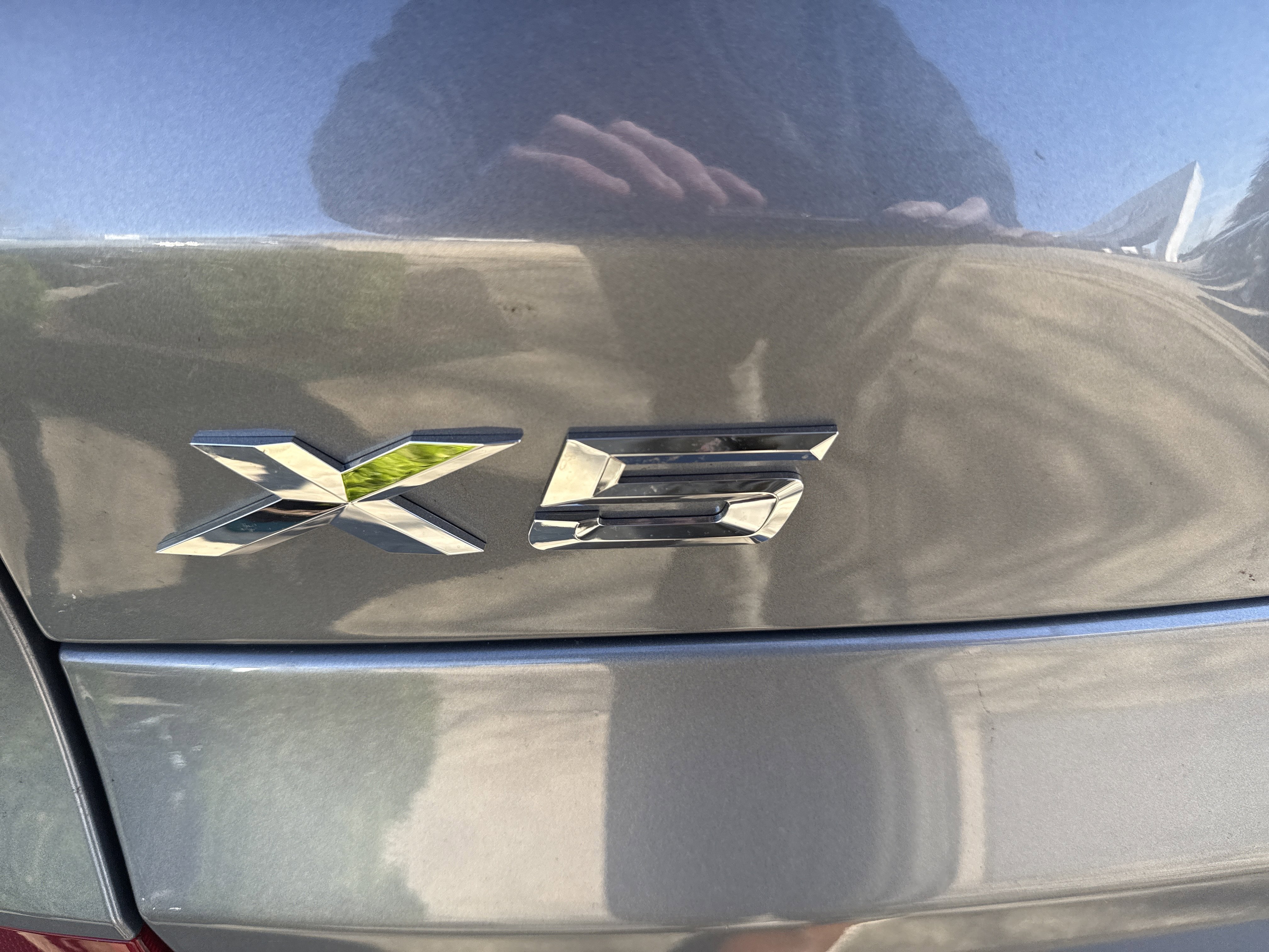New 2026 0C4W Skyscraper Grey Metallic BMW xDrive50e image 8