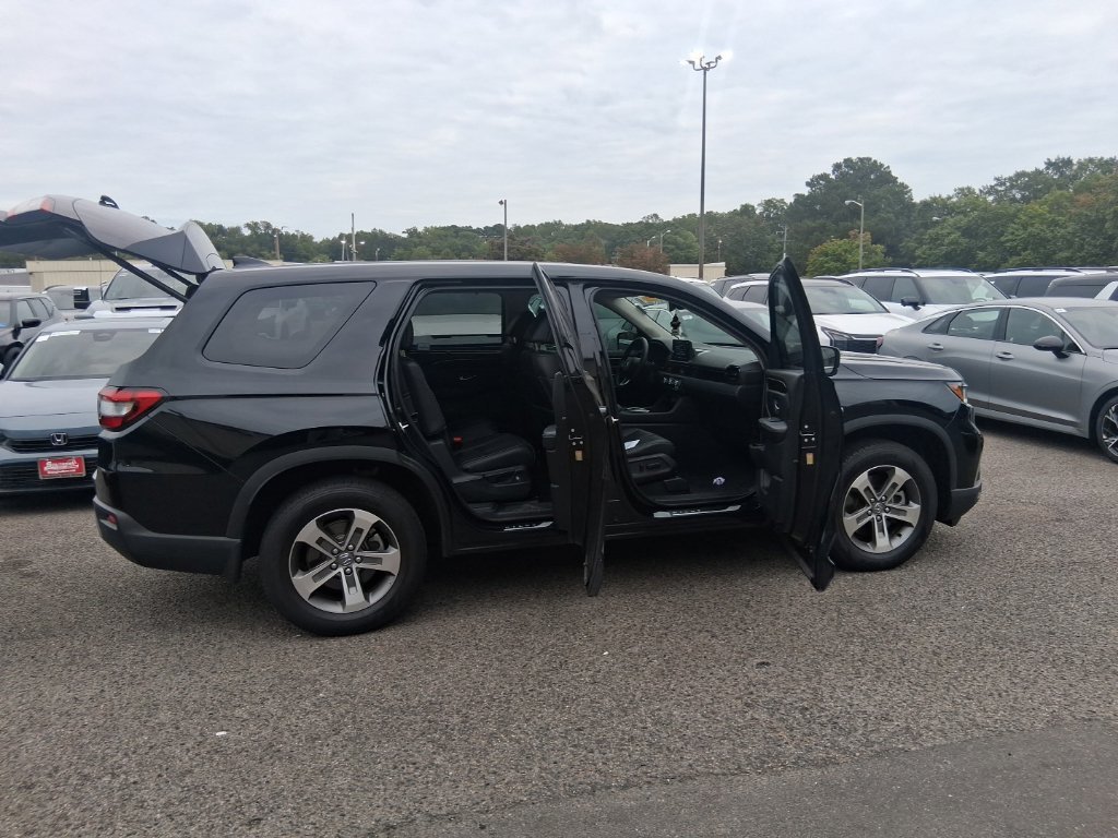 Used 2025  Honda EX-L image 19