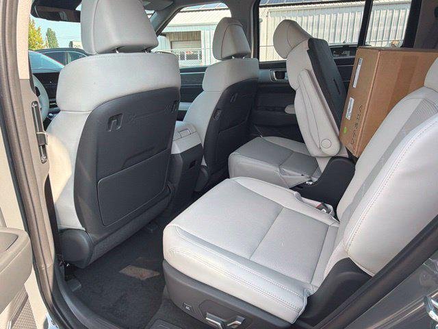 New 2026 Hampton Gray Hyundai Limited image 17