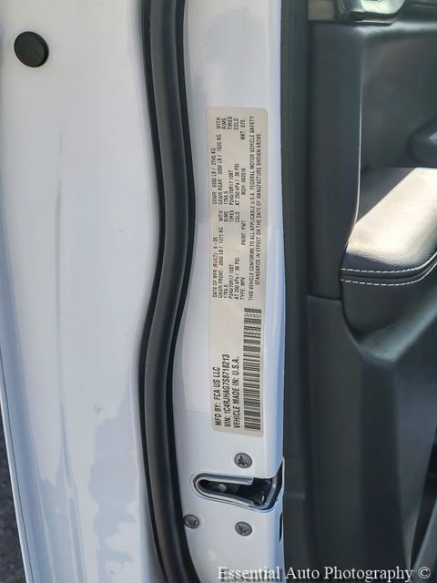 Used 2025 White Jeep Laredo image 33