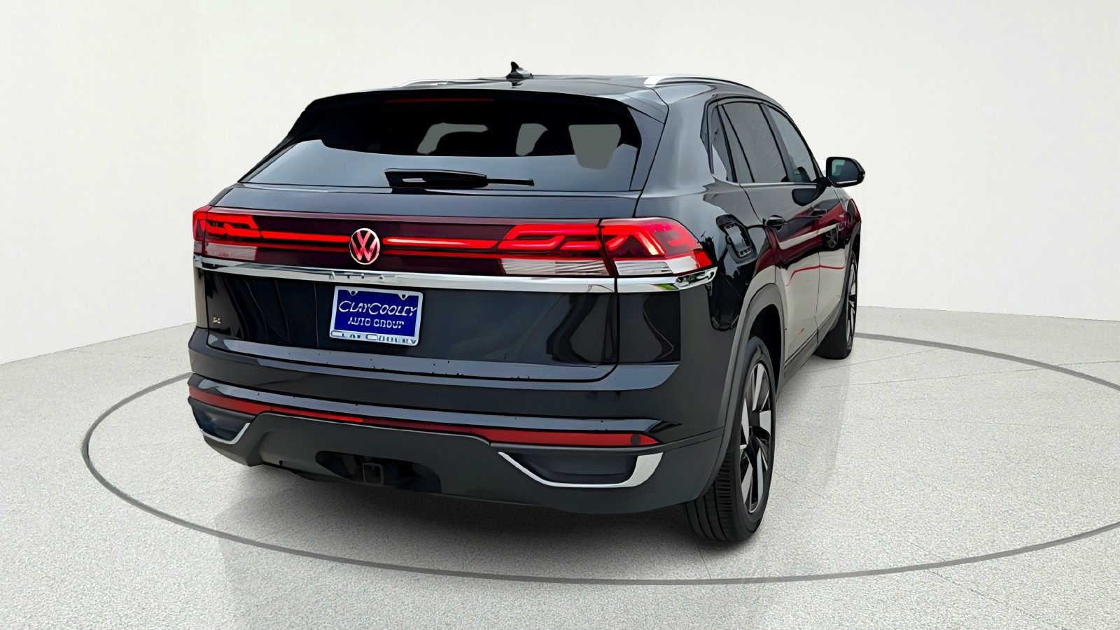Used 2024 Black Volkswagen 2.0T SE w/Technology image 8