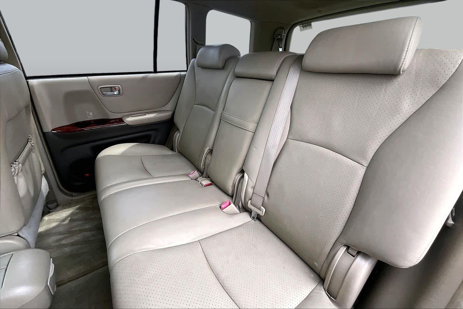 Used 2007 Salsa Red Pearl Toyota Limited w/3rd Row image 20