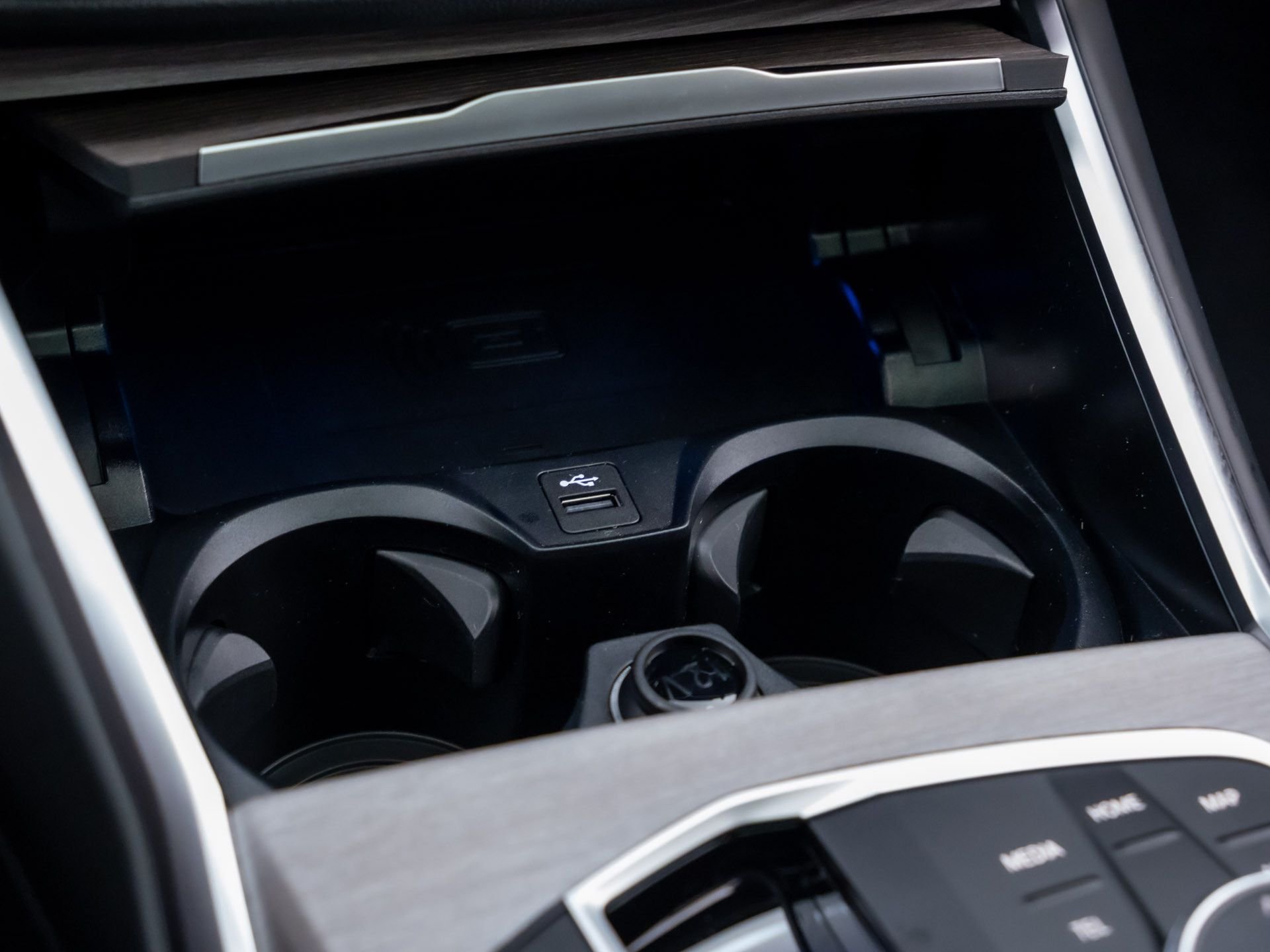New 2026 Black Sapphire Metallic BMW xDrive40 image 29