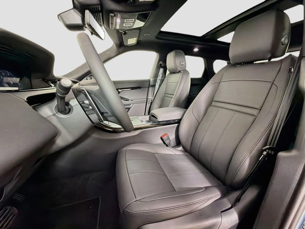 New 2026 Tribeca Blue Land Rover S image 22