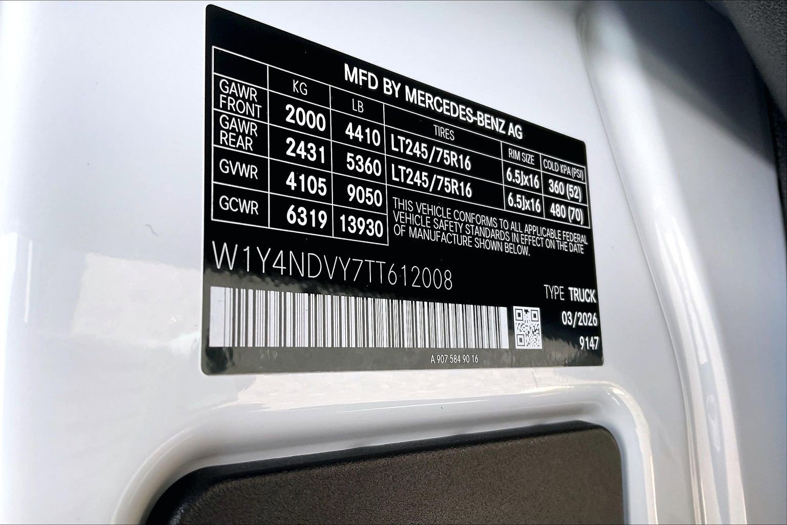 New 2026 Arctic White Mercedes-Benz Cargo 170 WB image 25