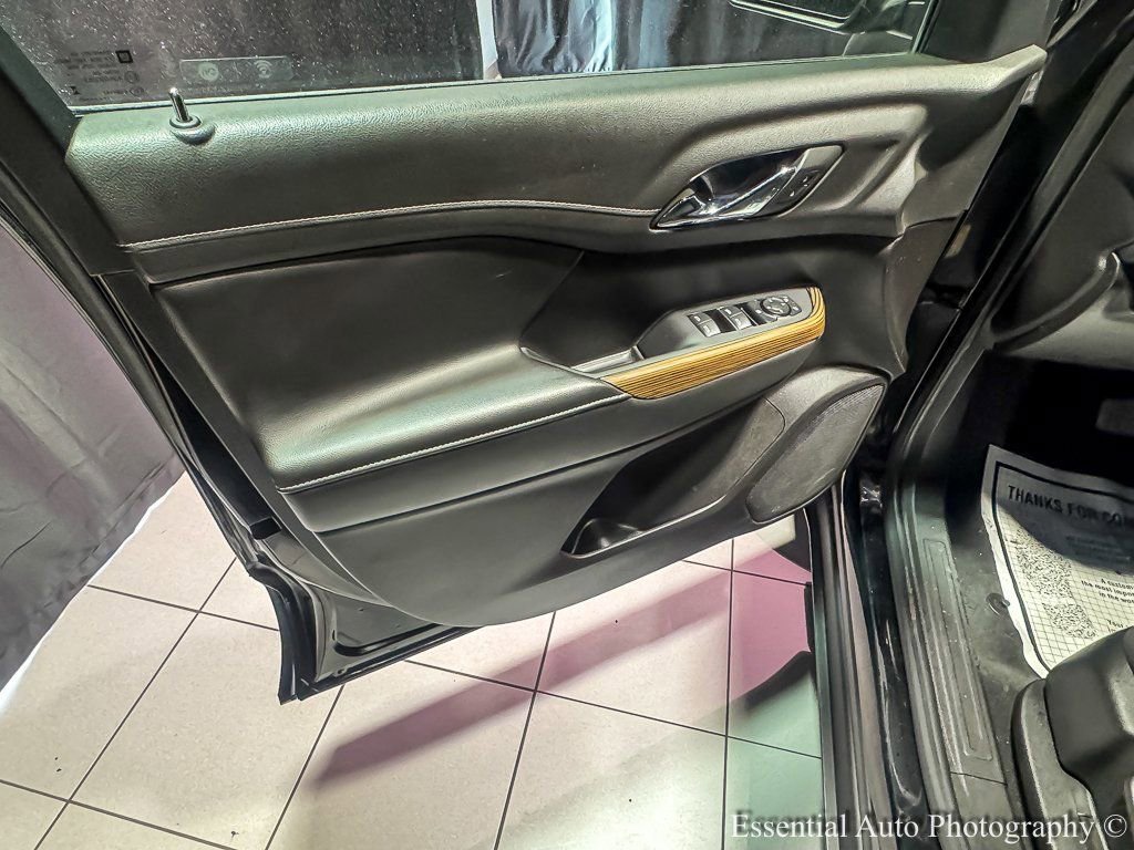 2023 GMC ACADIA - Image 23