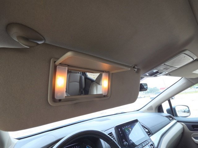 Used 2023 White Honda EX-L image 43