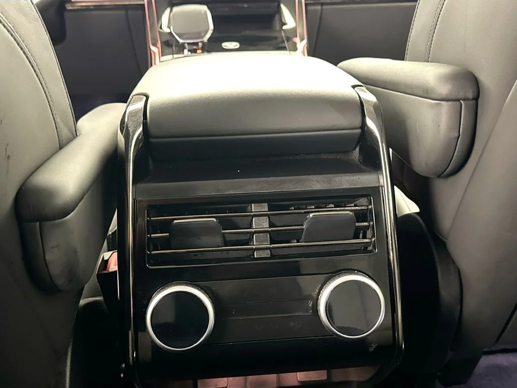 Used 2024 White Land Rover Dynamic SE image 26
