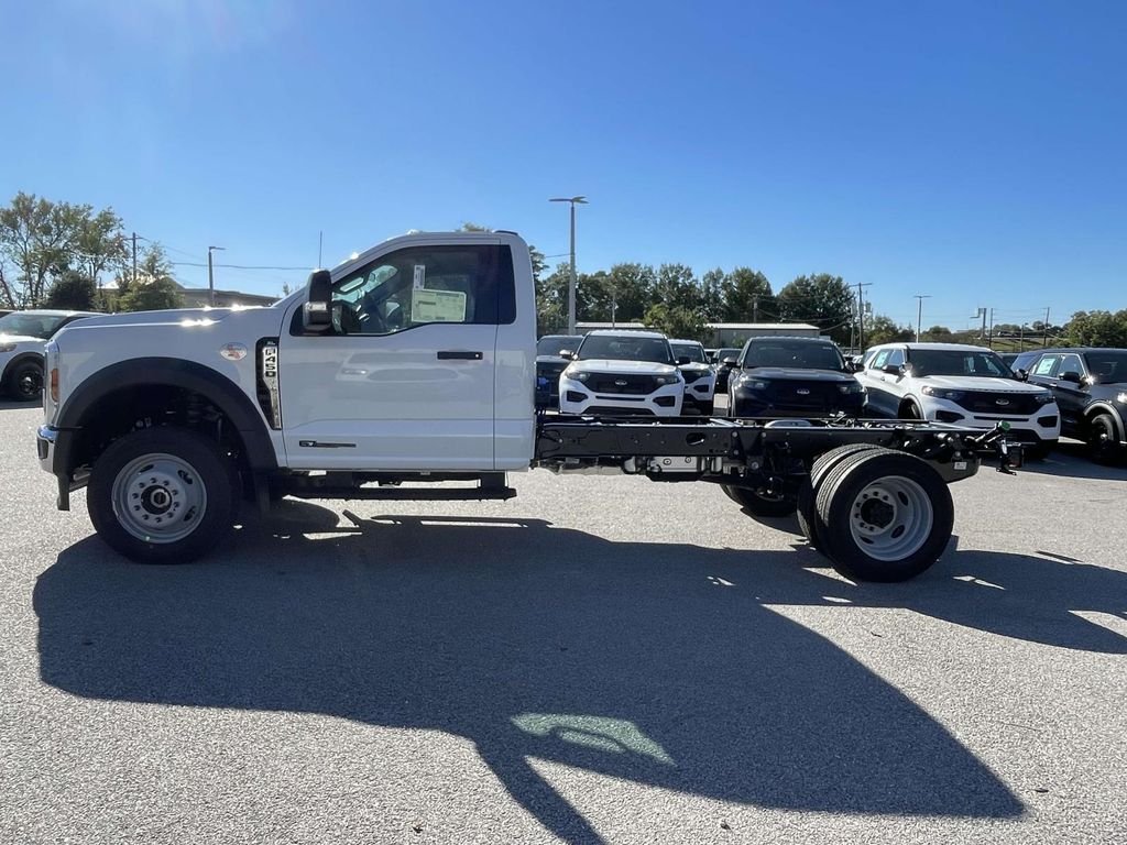 New 2026 Oxford White Ford F-450® XL image 4