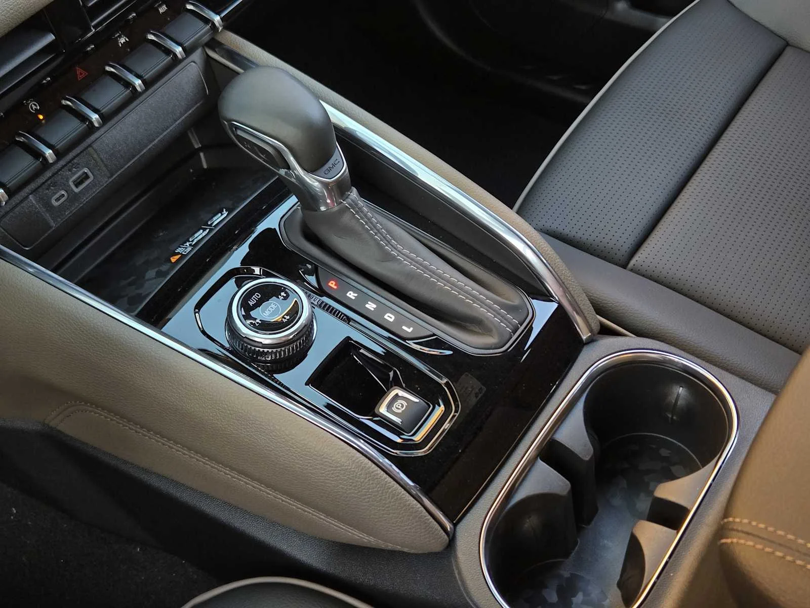 2026 GMC Canyon Denali - Photo 14