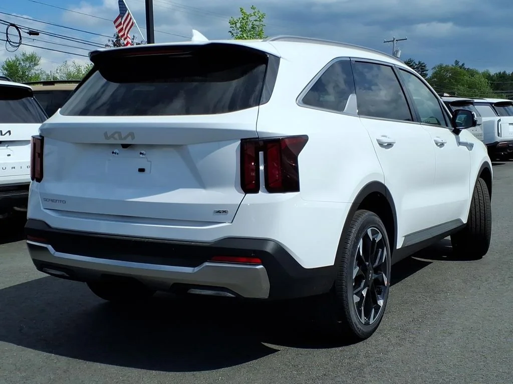 New 2026 White Kia EX image 4