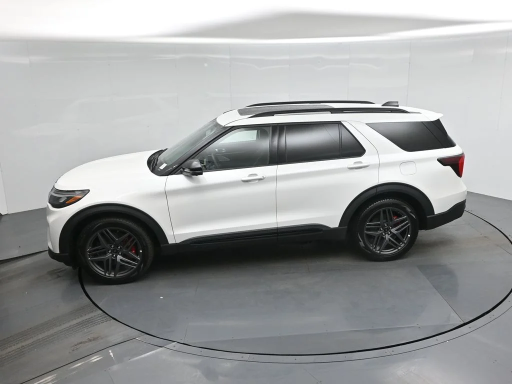 New 2026 Star White Metallic Tri-Coat Ford ST image 45