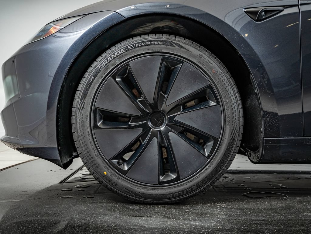 Used 2024 Stealth Gray Tesla  image 10