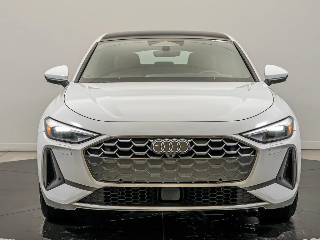 Used 2025 Glacier White Audi 2.0T Premium image 2