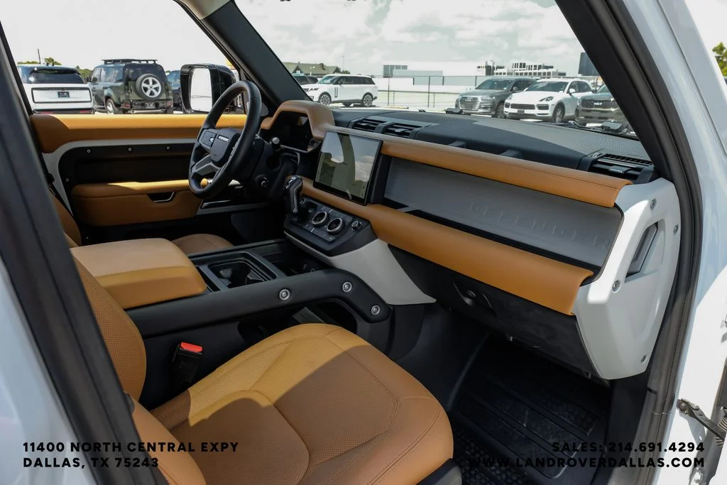 Used 2024 Fuji White Land Rover S image 16