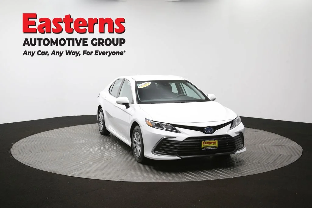 Used 2023 White Toyota LE image 45