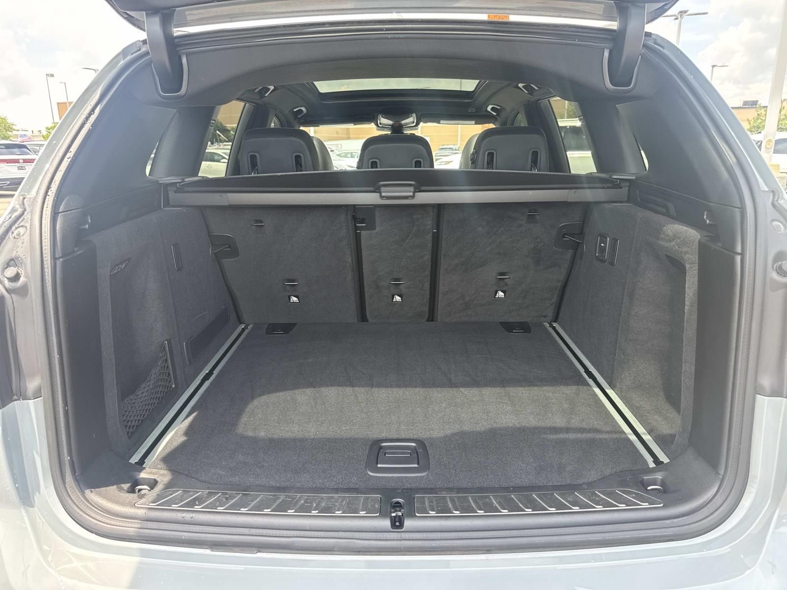 Used 2022 Gray BMW sDrive30i image 10