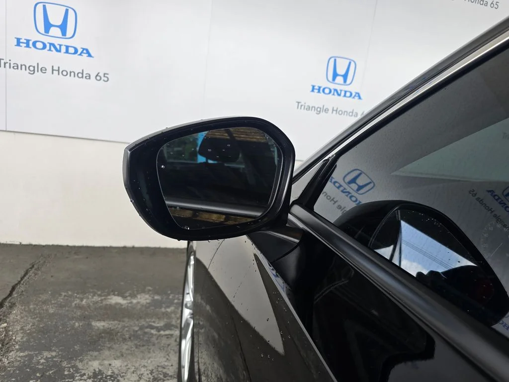 Used 2024  Honda LX image 31