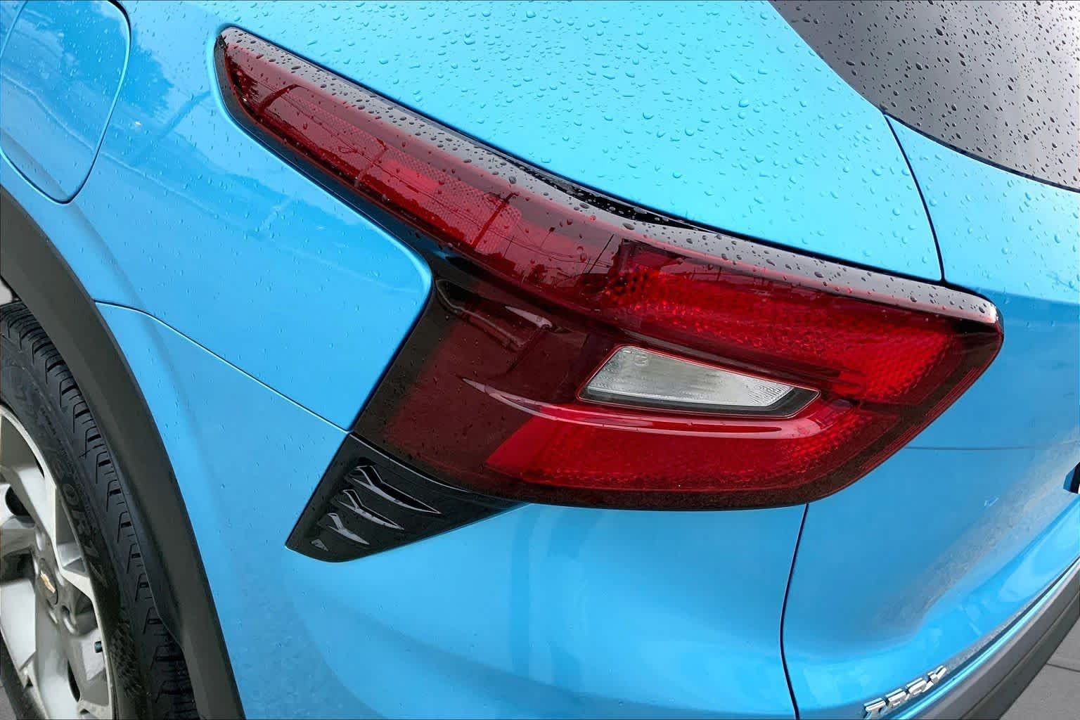 Used 2025 Marina Blue Metallic Chevrolet LT image 28