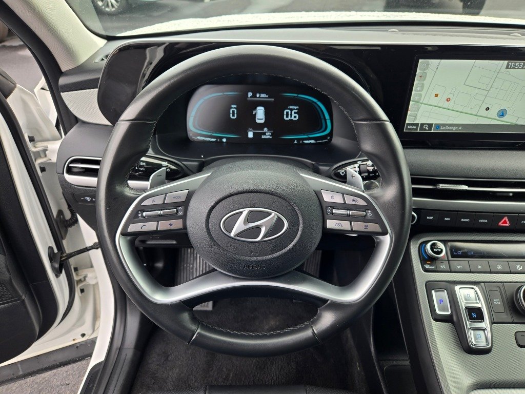 Used 2025 White Hyundai SEL image 35