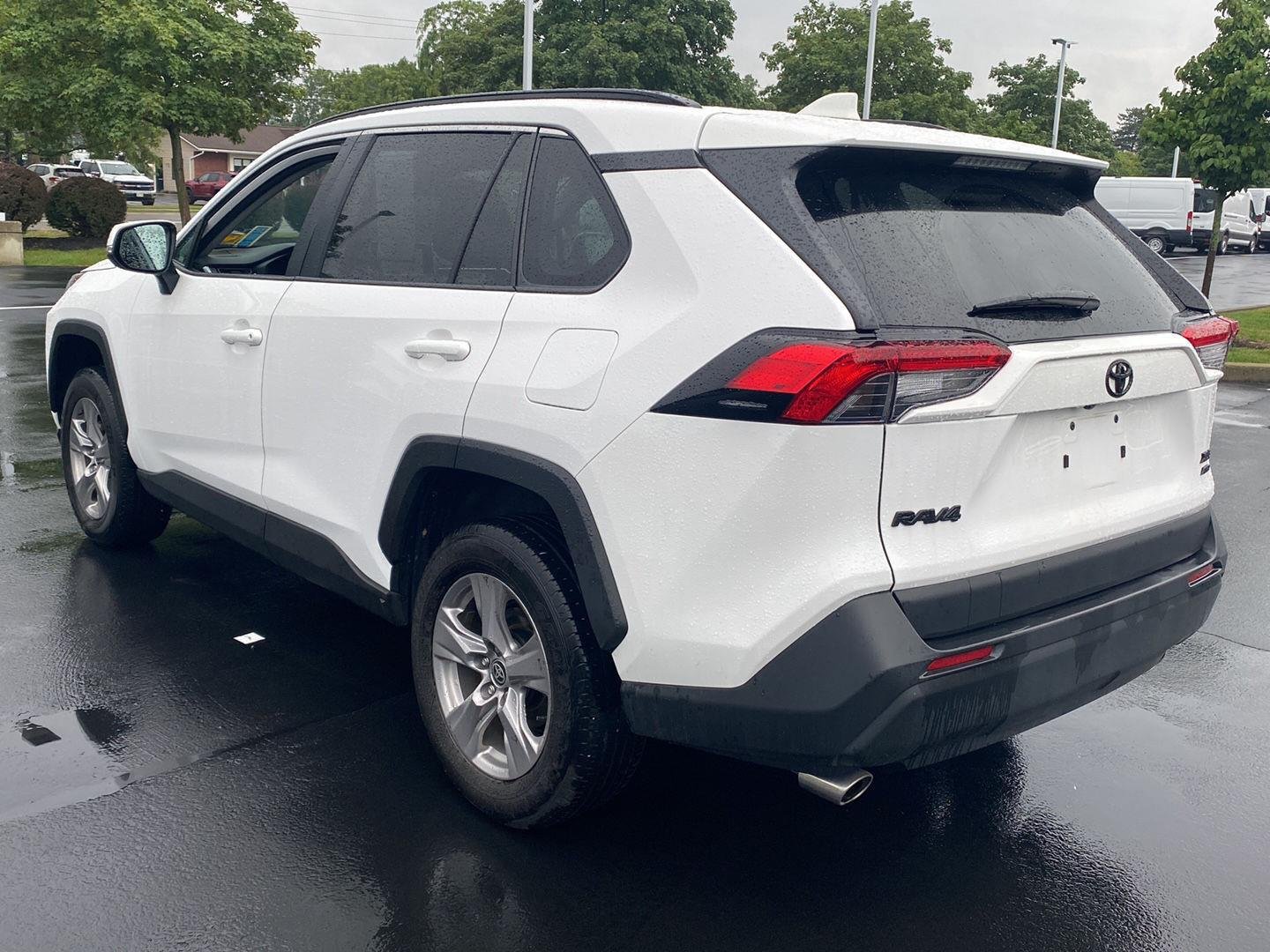 Used 2025 Ice Cap Toyota XLE image 9