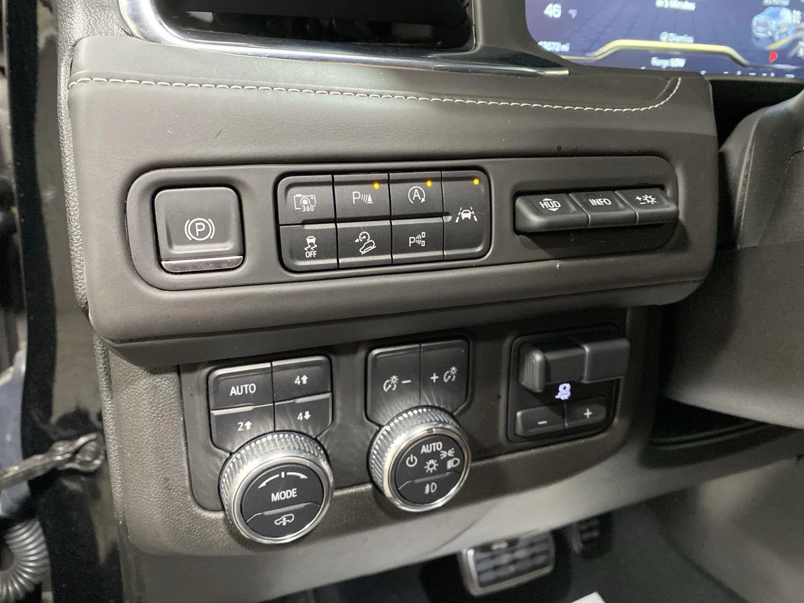 Used 2023 Onyx Black GMC Denali Ultimate image 27