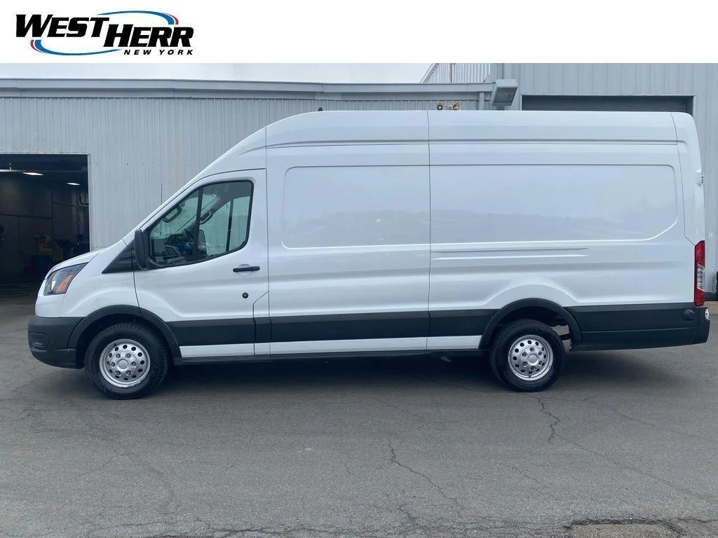 Used 2025 Oxford White Ford Base image 4