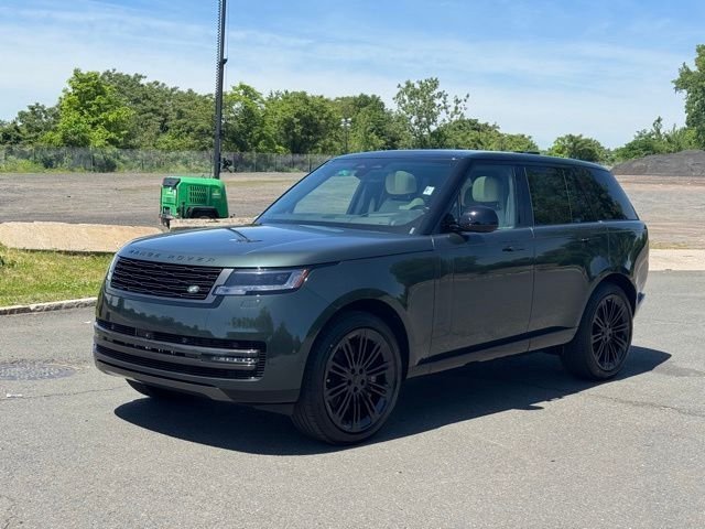 New 2026 Belgravia Green LAND ROVER SE image 1