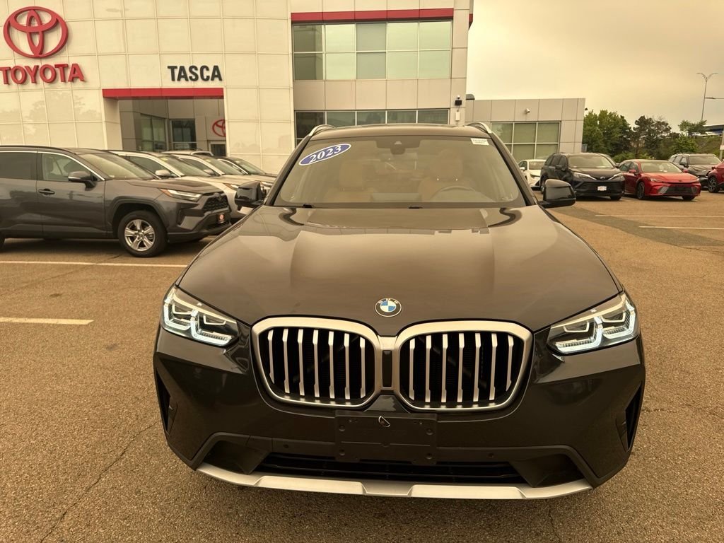Used 2023 Gray BMW xDrive30i image 29