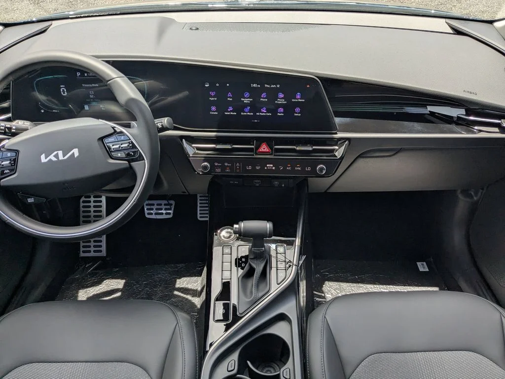 2025 Kia Niro EX Touring - Photo 15
