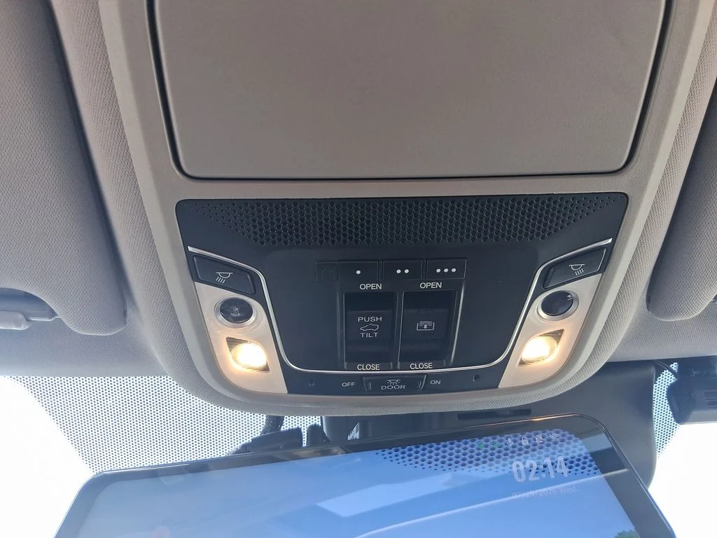 Used 2016 Blue Honda Elite image 33