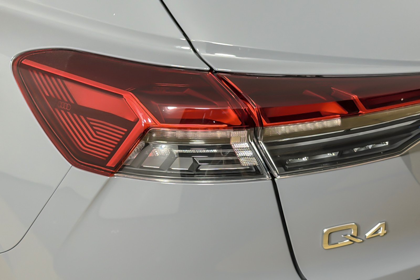 Used 2024 Pebble Gray Audi Premium Plus 55 quattro image 25