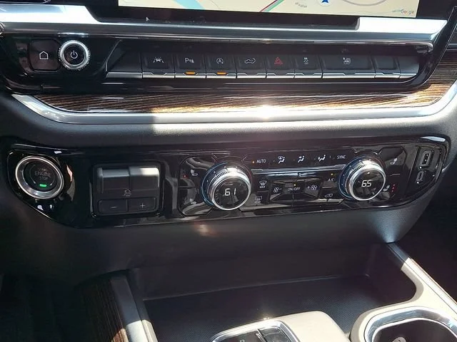 New 2026 Sterling Metallic GMC Elevation image 15
