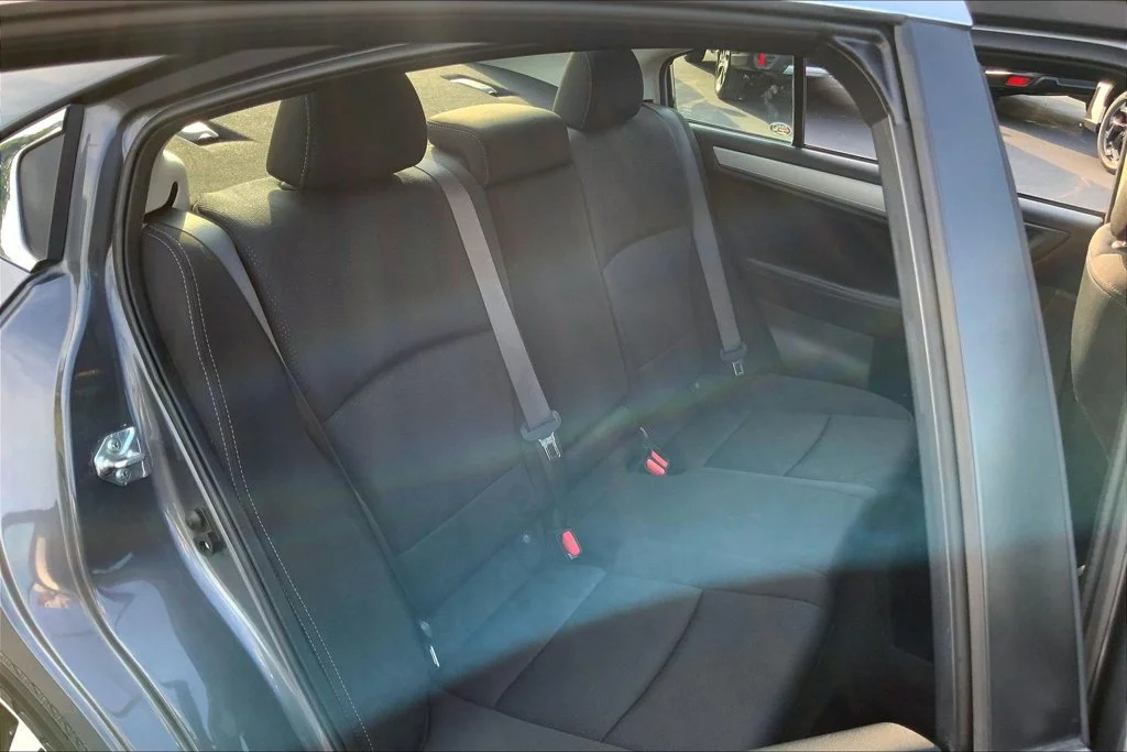 Used 2018 Gray Subaru 2.5i image 30