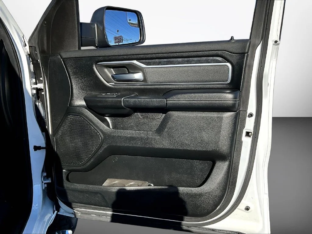 Used 2019 White Ram Big Horn/Lone Star image 31
