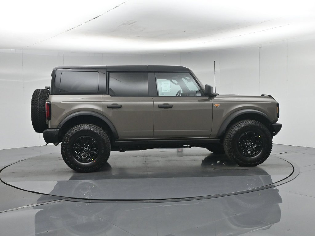 New 2026 Marsh Gray Ford Badlands image 29