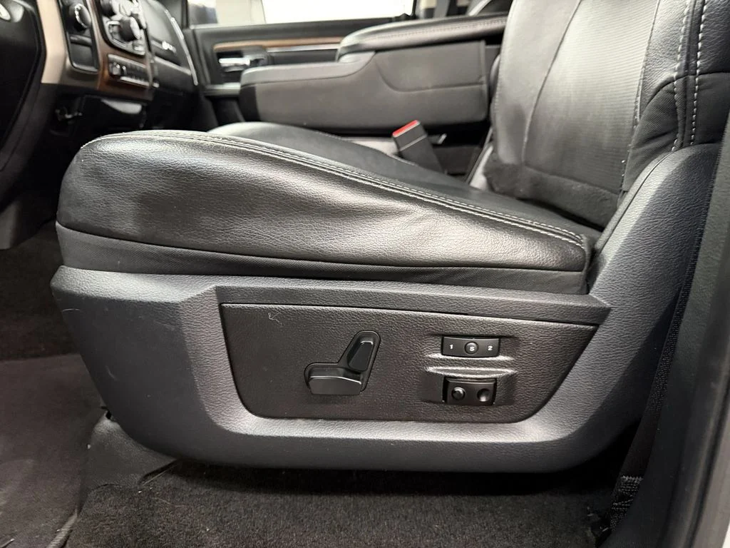 Used 2014 Sil/Silver Ram Laramie image 15