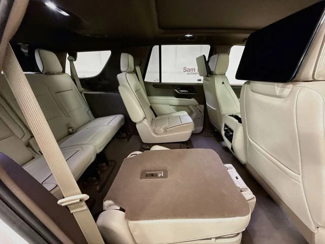 Used 2025 White GMC Denali image 31