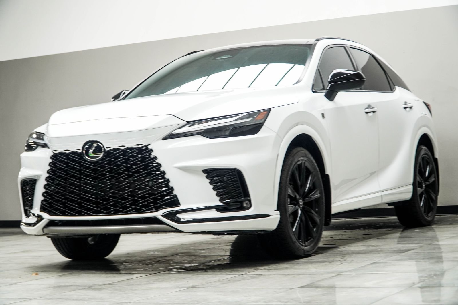 Used 2024 White Lexus 500h F SPORT Performance image 8