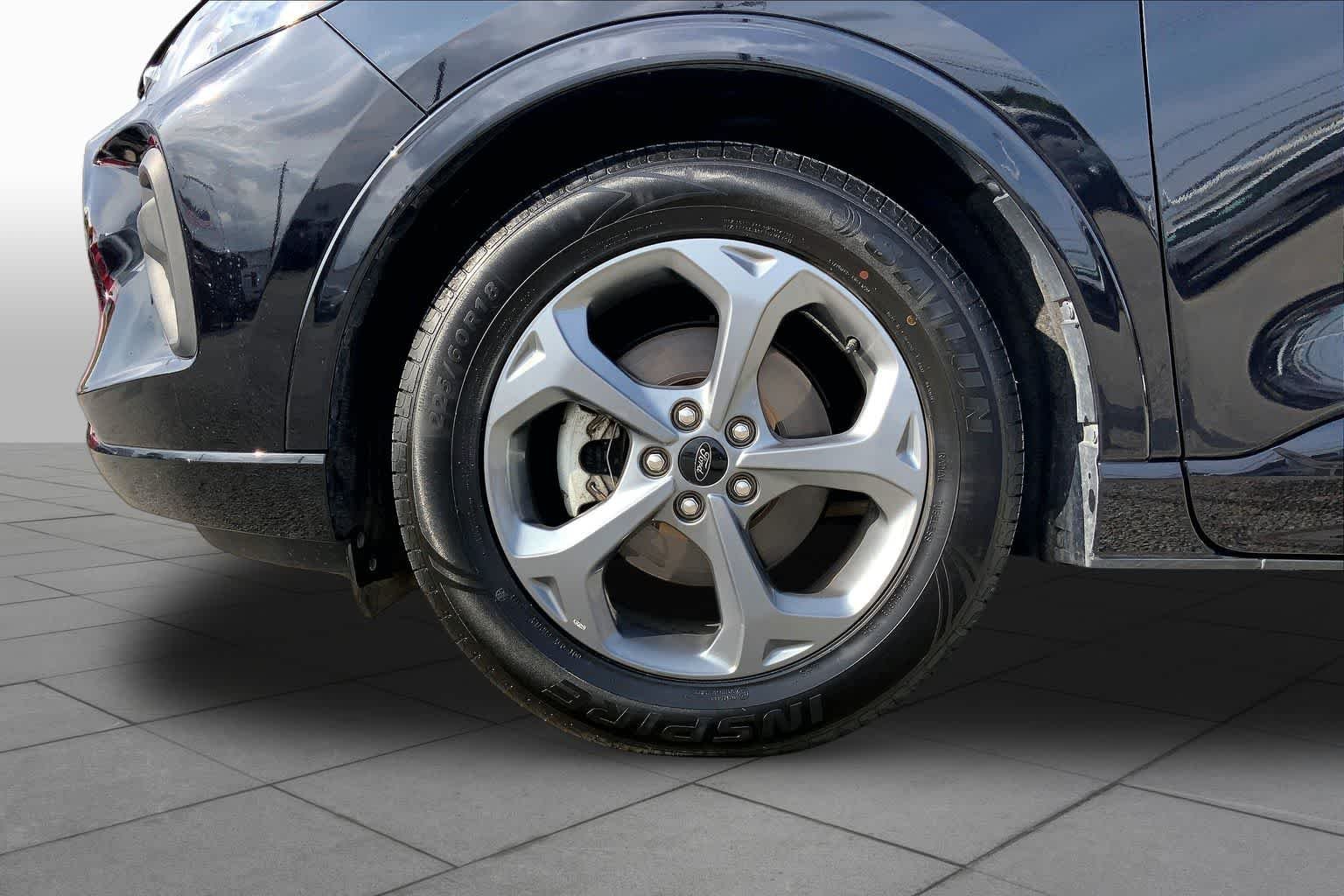 Used 2024 Agate Black Metallic Ford ST-Line image 9