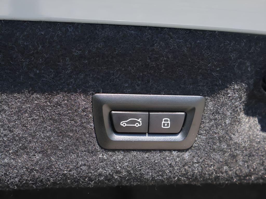 Used 2026 Brooklyn Gray Metallic BMW Competition image 20