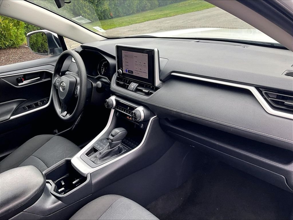 Used 2025 White Toyota XLE image 14