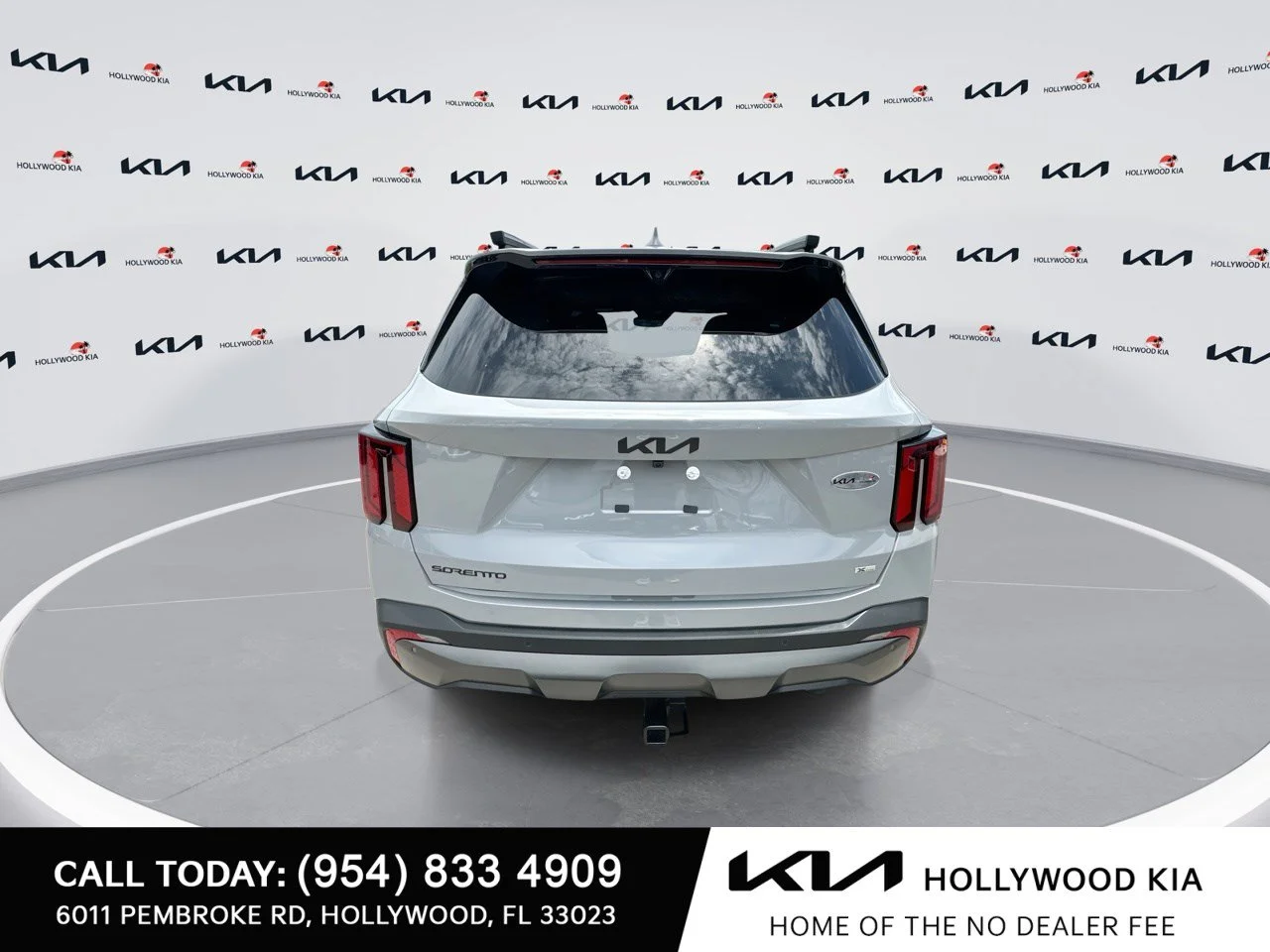New 2025 Wolf Gray Kia  image 7