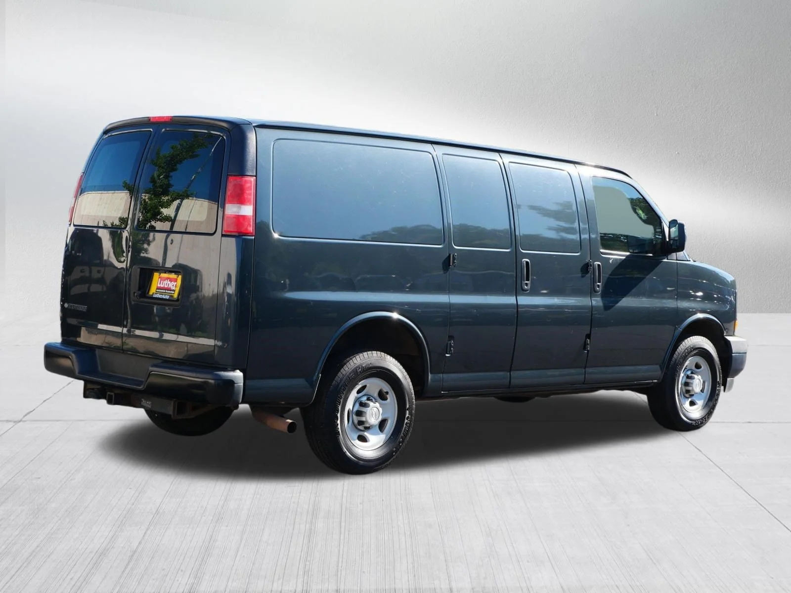 2017 Chevrolet Express Cargo Work Van - Photo 7