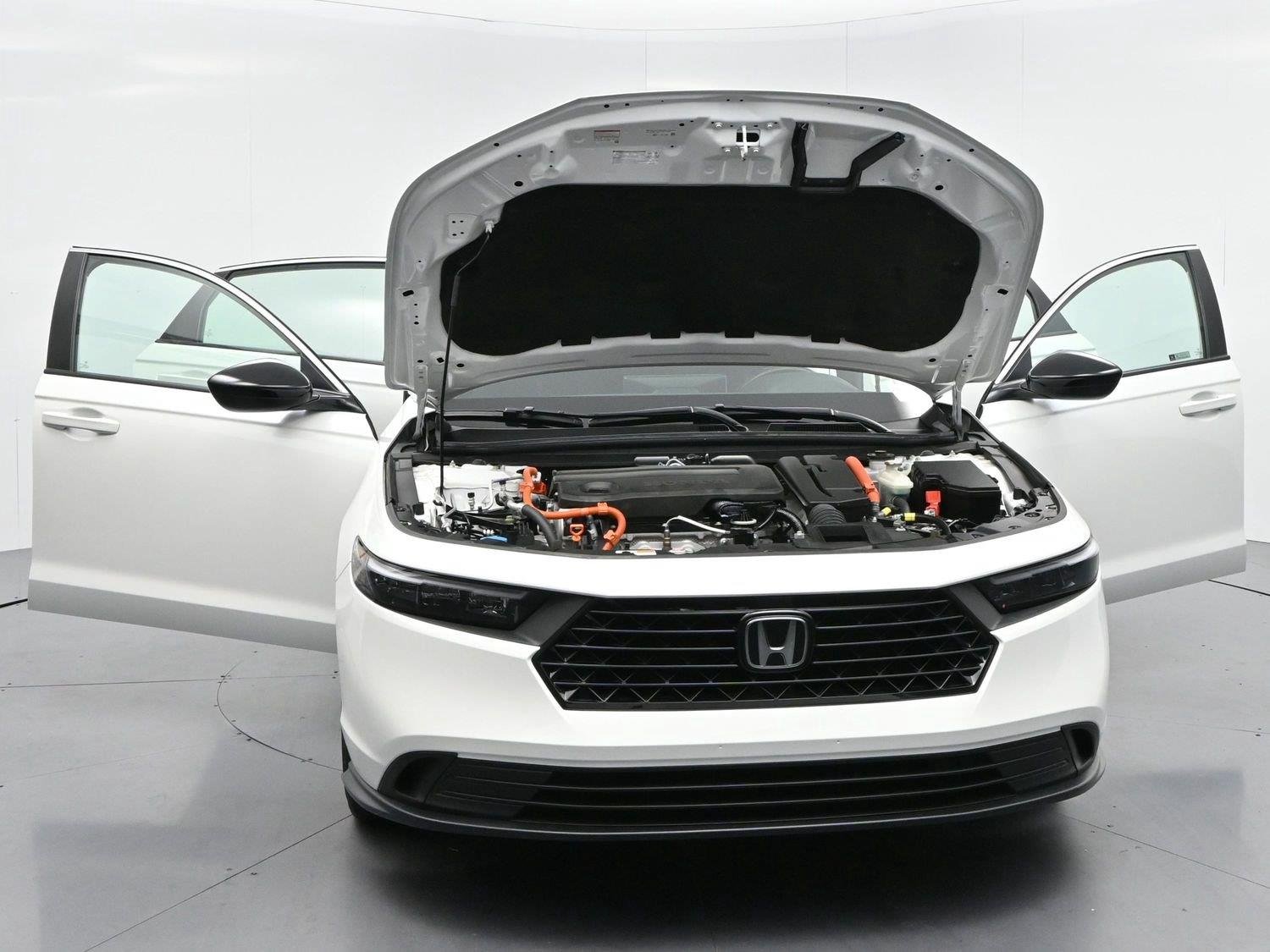 Used 2024 Platinum White Pearl Honda Sport image 43