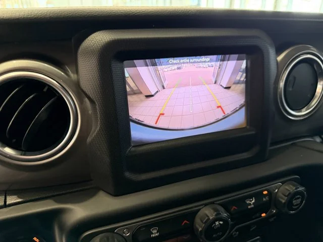 Used 2018 Silver Jeep Unlimited Sahara image 11