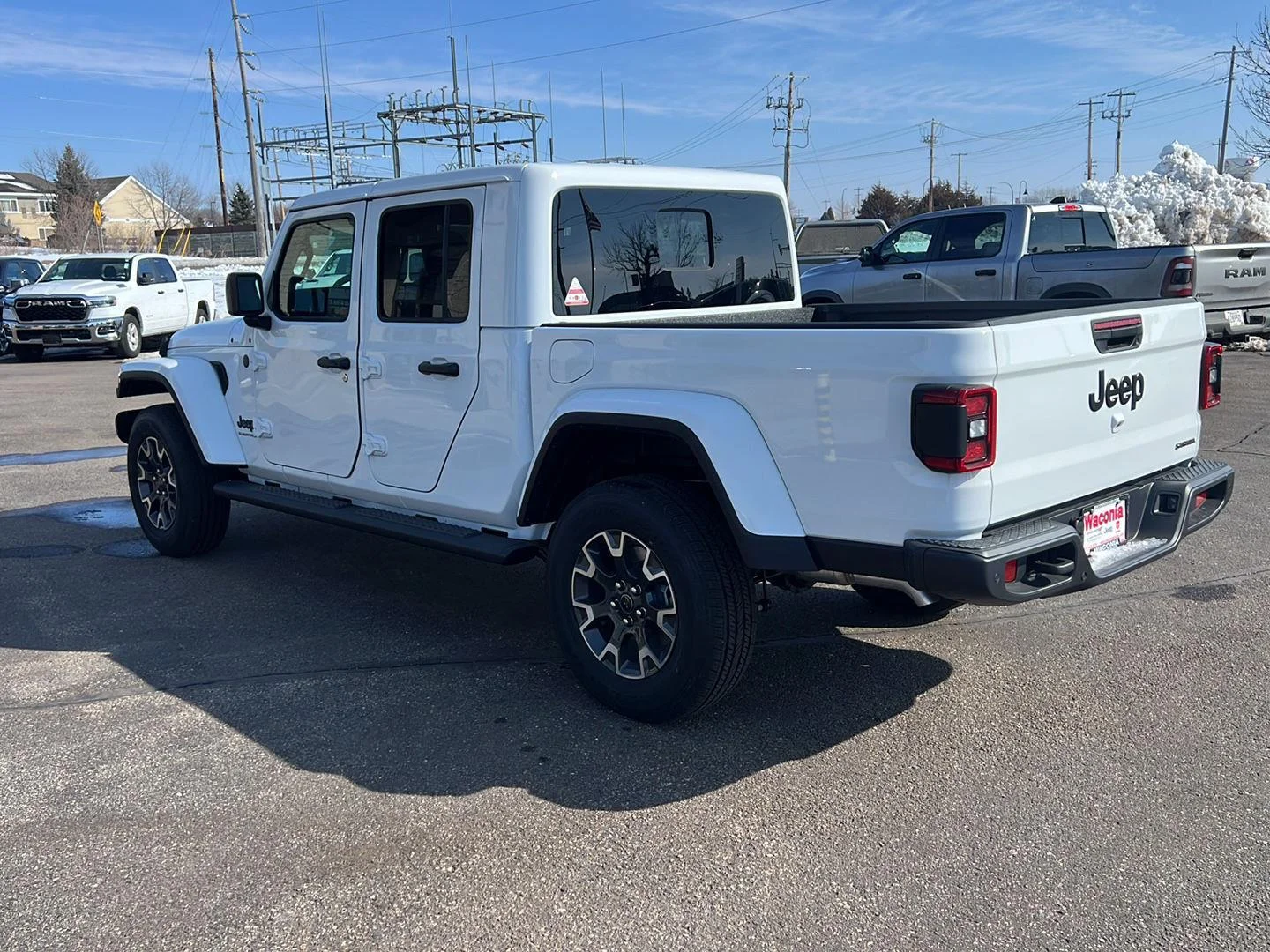 New 2026 Bright White Clear-Coat Exterior Paint Jeep Sahara image 5