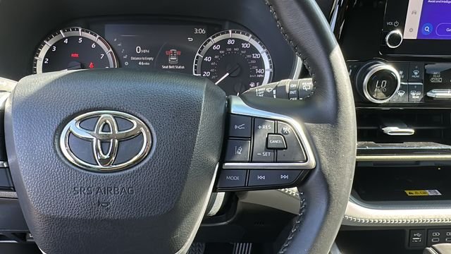 Used 2023 Beige Toyota XLE image 15