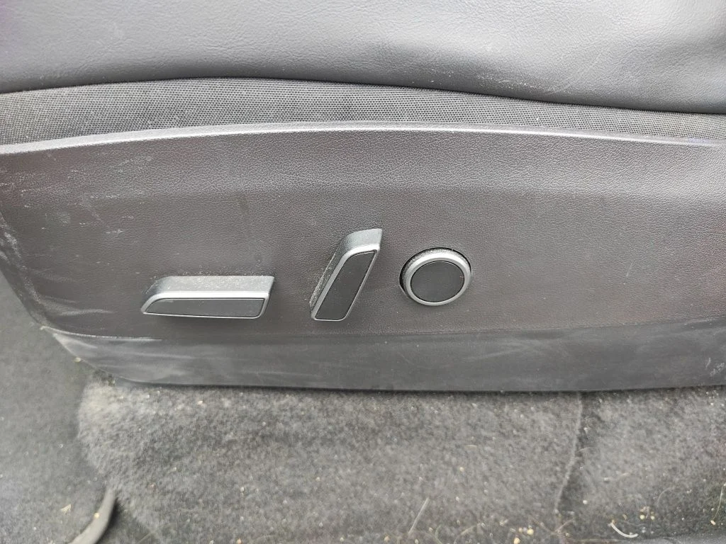 Used 2022  Tesla Long Range image 7