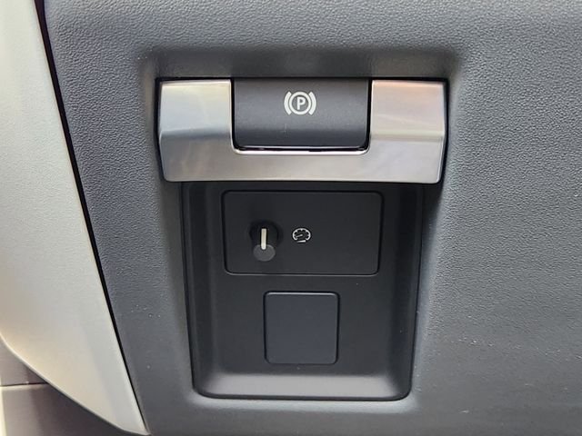Used 2024 Black Land Rover SE image 21